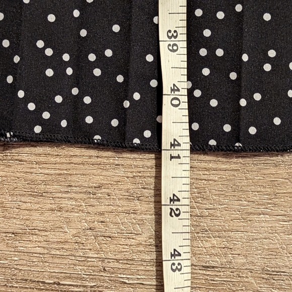 Shein Curve| Black And White Polka Dot Pleated Skirt - Picture 6 of 7